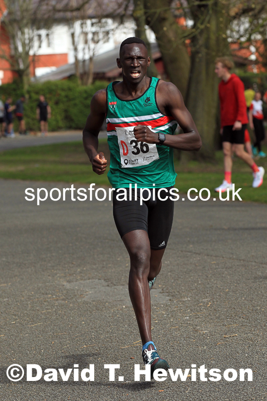 Senior Mens Northern 12 Stage Road Relay, 2022 Northern 12 and 6 Stage Road Relays,  Birkenhead Park, Birkenhead, Wirral.  Photo: David T. Hewitson/Sports for All Pics